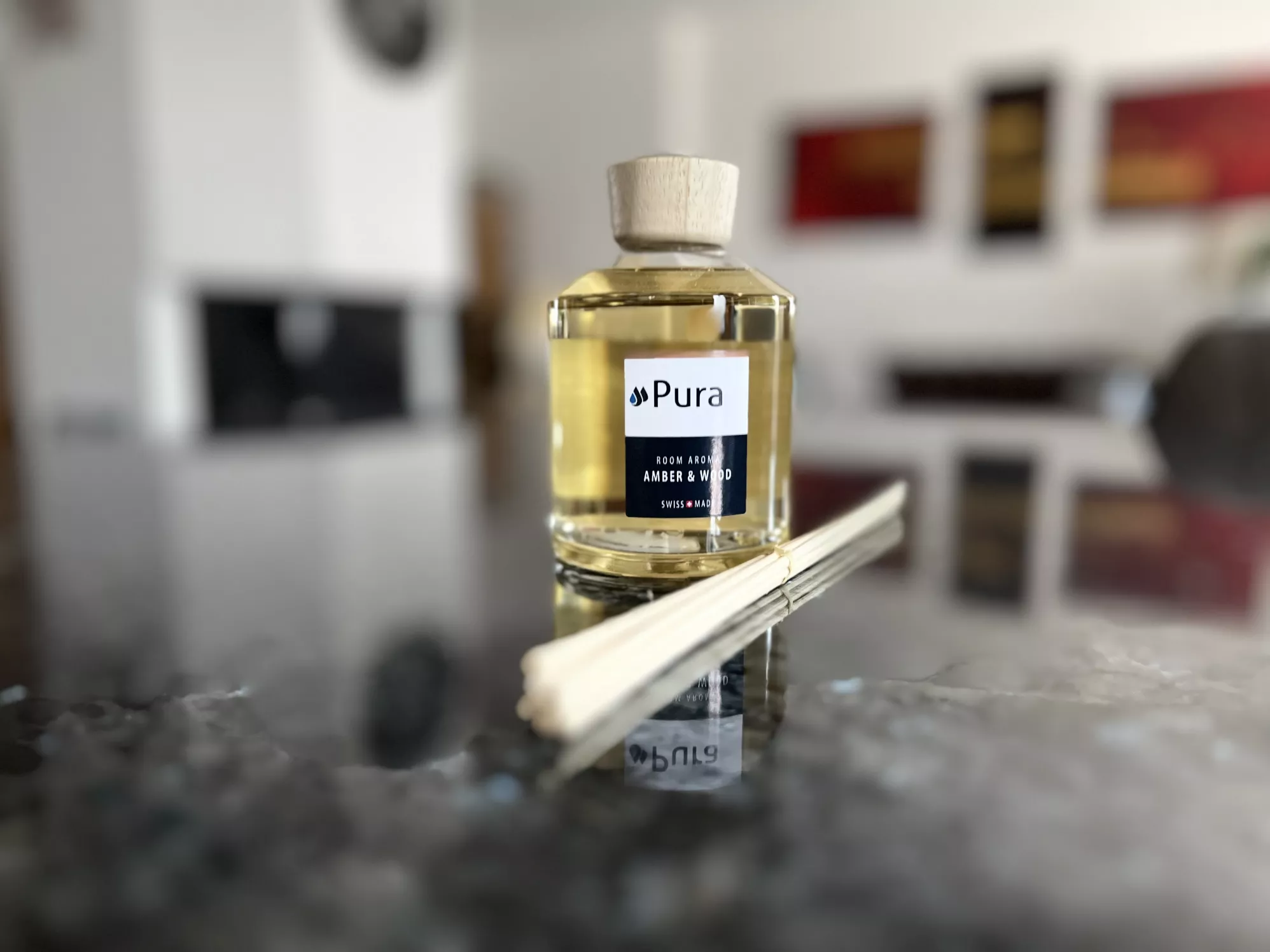 Pura Raumbeduftungs Diffuser mit Stäbchen für die Schweiz